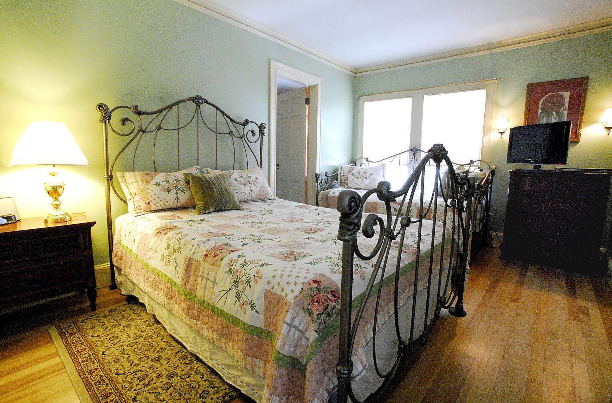 The Brewster Inn Dexter Extérieur photo
